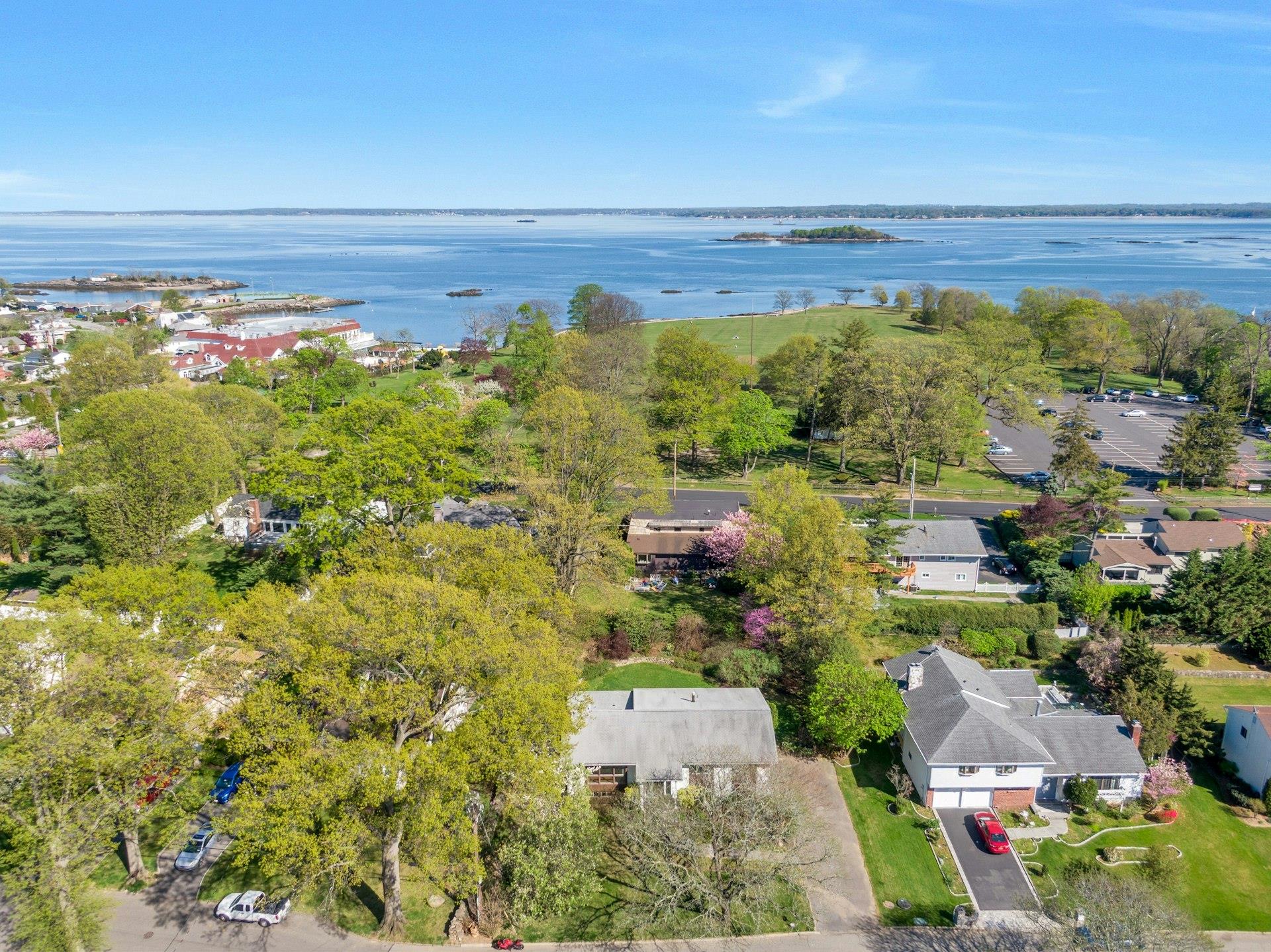 60 Gail Drive, New Rochelle, New York image 2