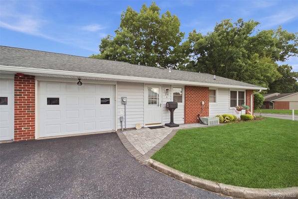 238 BLACKPOOL CT UNIT A, RIDGE, NY 11961 - Image 78aac41d951c236f5d7bcf864fa8a463/3985627293
