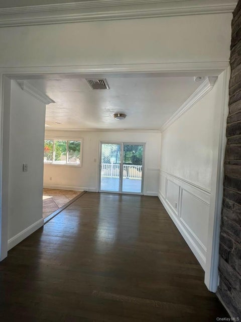 Multifamily For Rent - 10 Dartmouth Drive<br/> Suffolk County, Deer Park, NY 11729