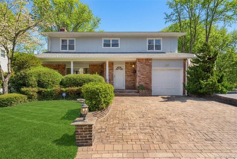 8 Cathy Lane Great Neck NY 11024