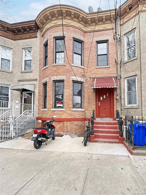 22 Chestnut Street Brooklyn NY 11208