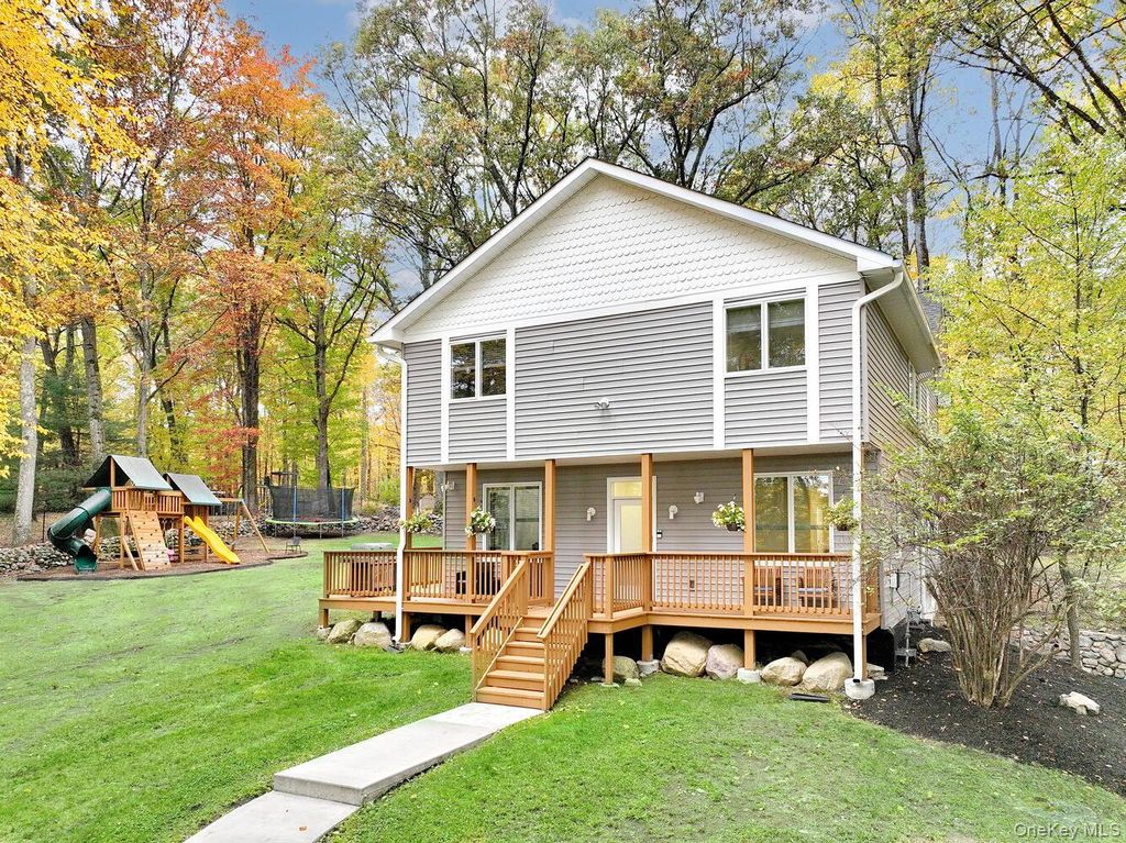 Photo of 272 Quaker Road, Pomona, NY 10970 (MLS # 1002056)
