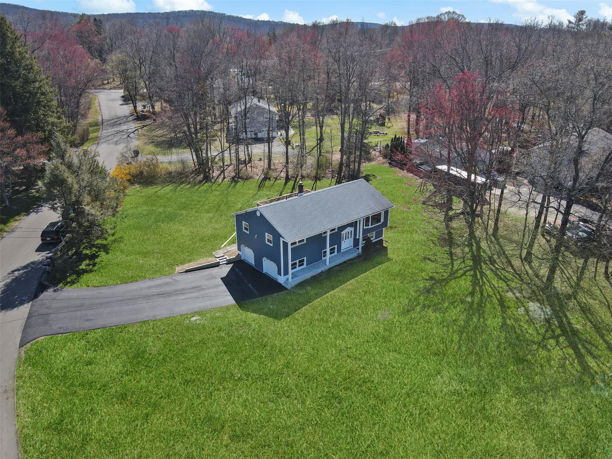 15 Spruce Knolls, Putnam Valley, New York image 2