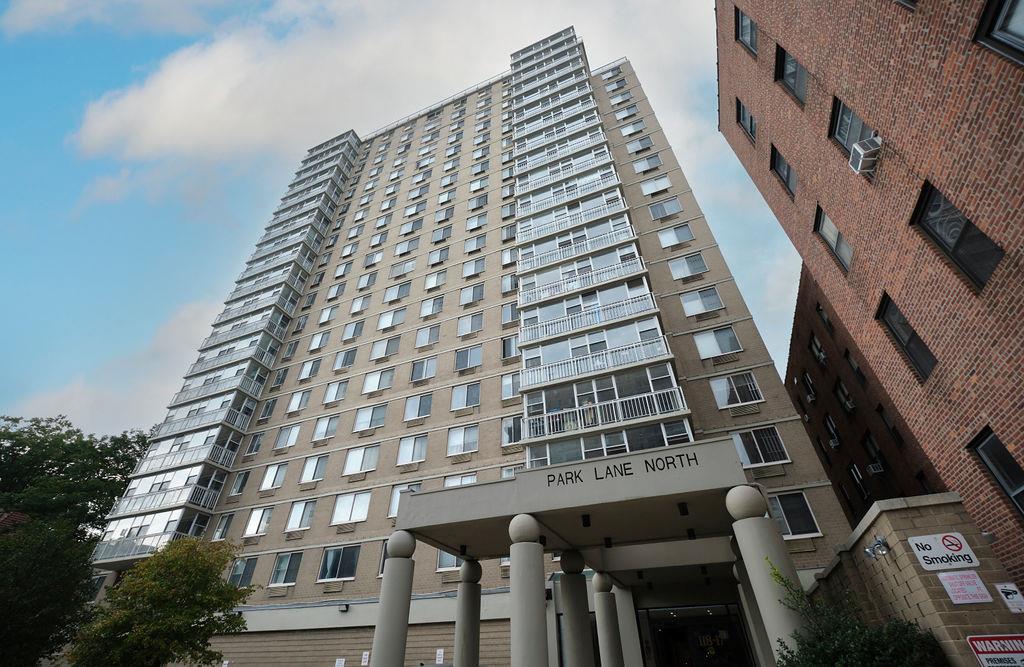 Property for Sale at Union Turnpike 11K, Forest Hills, Queens, NY - Bedrooms: 2 
Bathrooms: 2  - $539,000