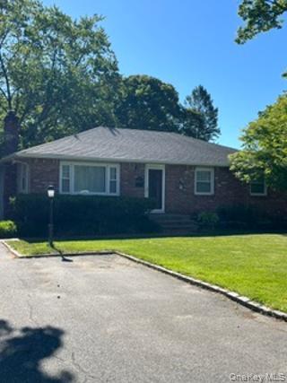 Photo of 8 Eatondale Avenue, Blue Point, NY 11715 (MLS # 1010514)
