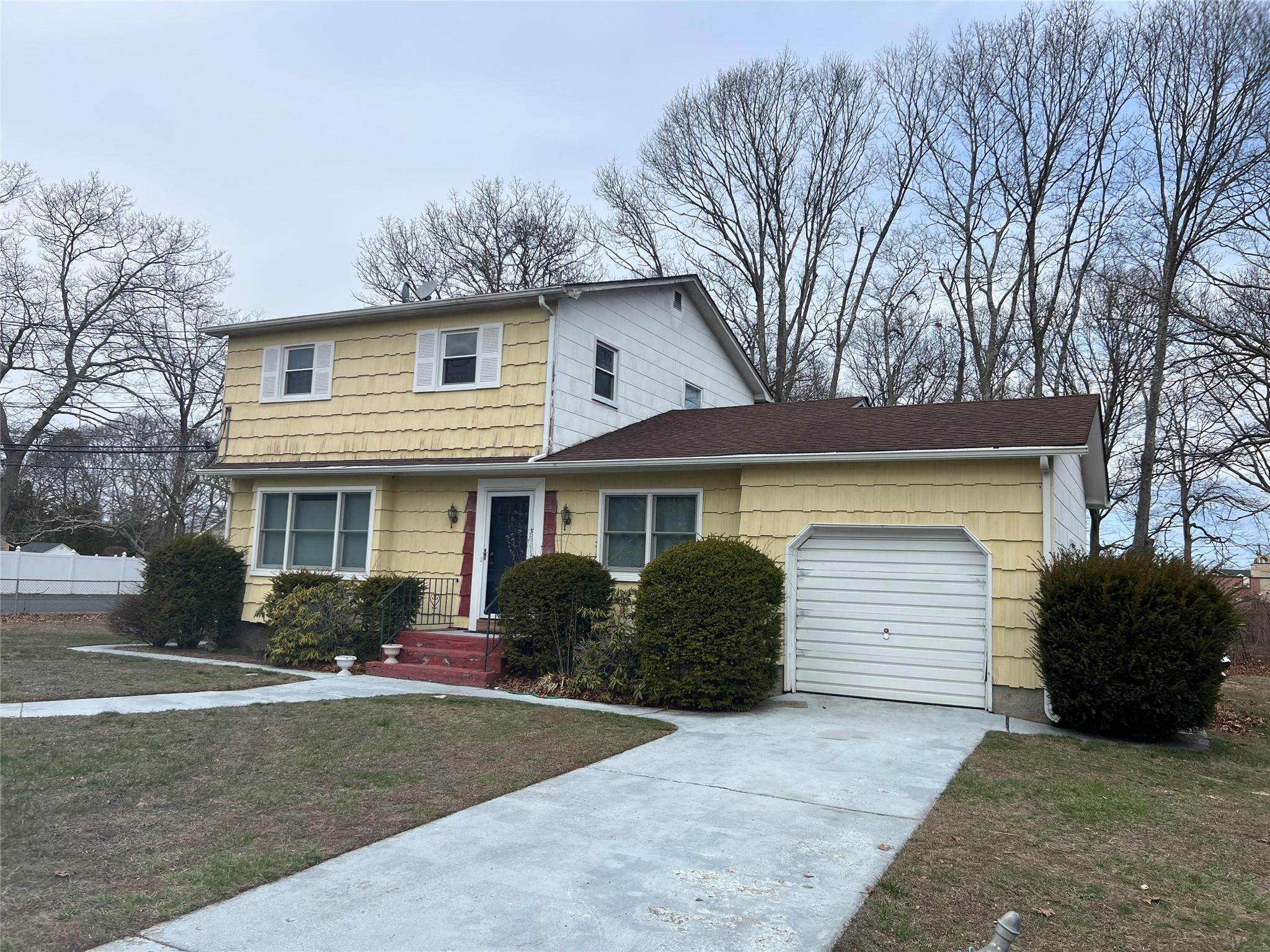 101 Mastic Boulevard, Shirley, New York image 2