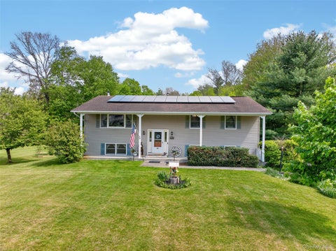 Homes For Sale - 40 Hueg Place<br/> Pine Bush, NY 12566