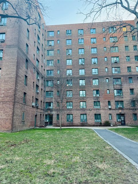 Condo For Sale - 1561 Metropolitan Avenue #TB<br/> Bronx County, Bronx, NY 10462