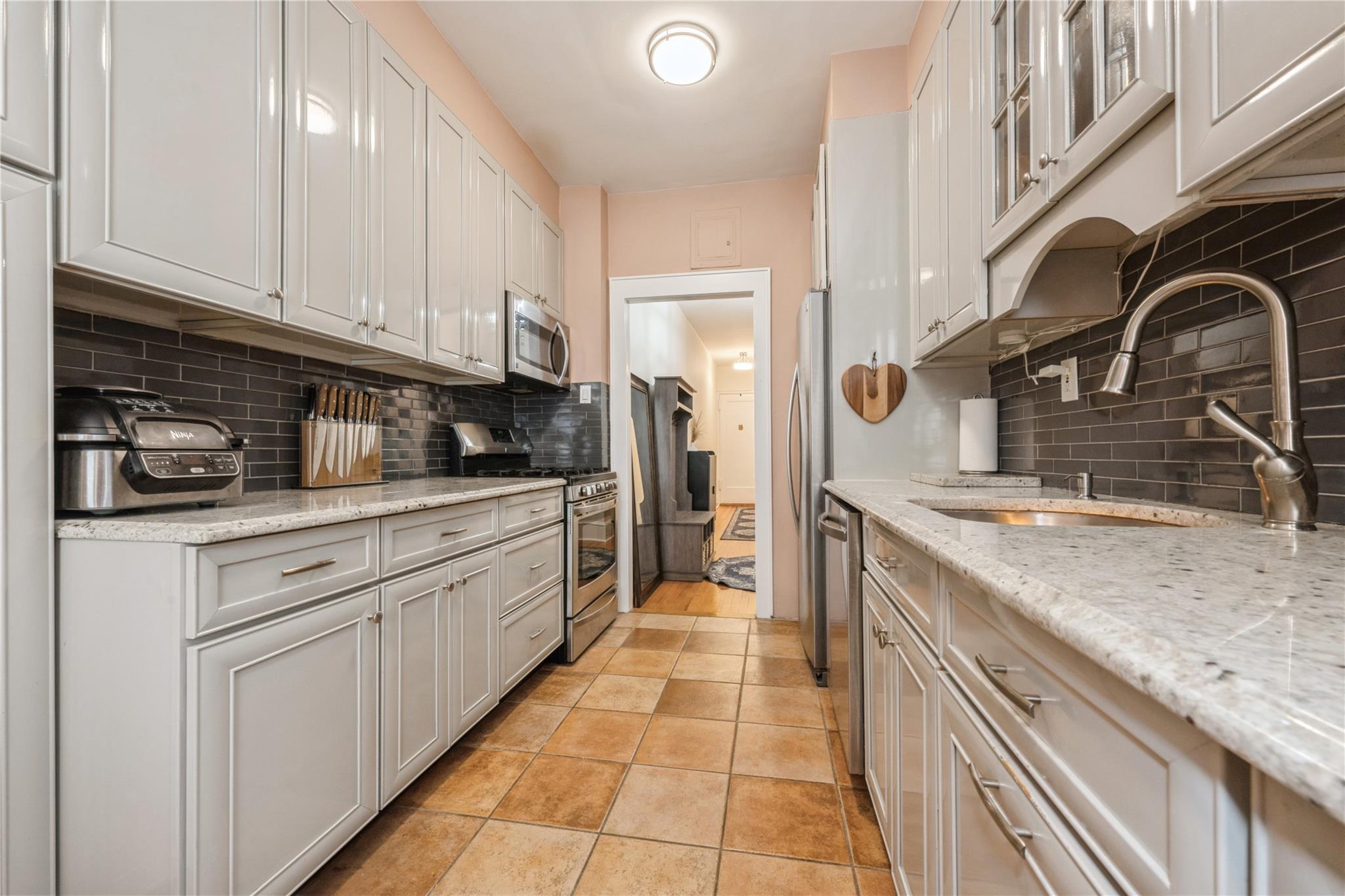 185 Atlantic Avenue #B14, Lynbrook, New York image 3
