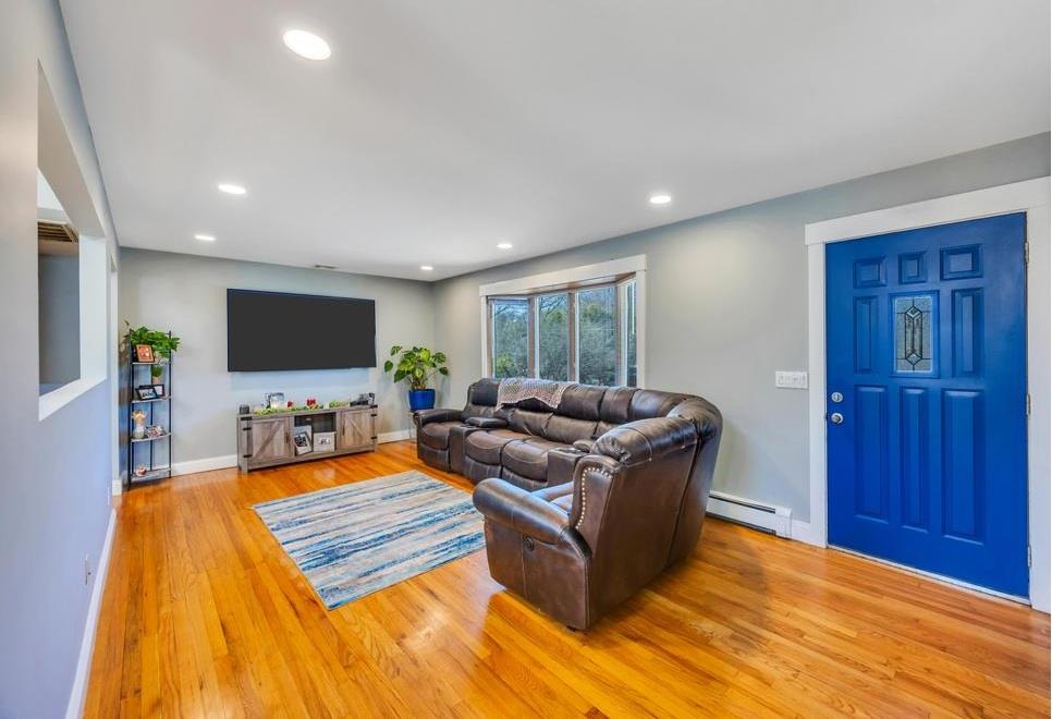 203 Blake Avenue, Bohemia, New York image 4