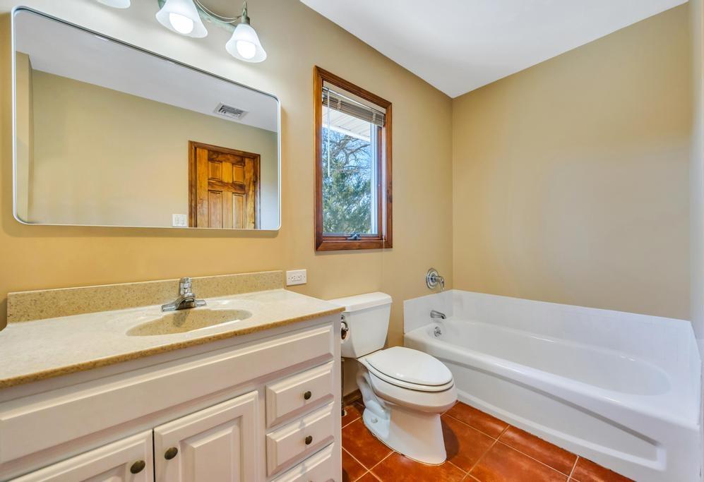 203 Blake Avenue, Bohemia, New York image 19