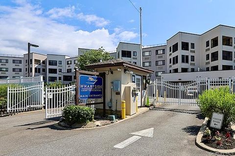 Photo of 725 Miller Avenue #137, Freeport, NY 11520 (MLS # 892769) Photo of 725 Miller Avenue #137, Freeport, NY 11520 (MLS # 892769)