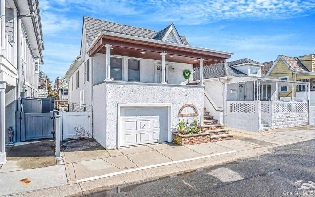 Photo of 74 Brookline Avenue, Long Beach, NY 11561 (MLS # 966265)