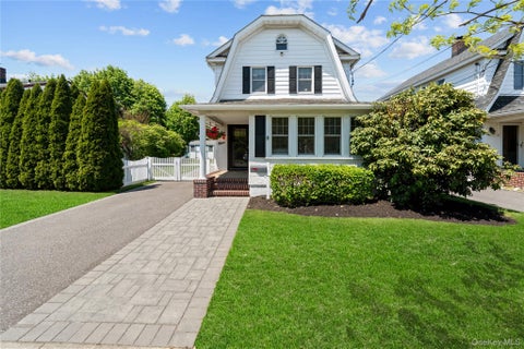 Homes For Sale - 9 Ormond Street<br/> Rockville Centre, NY 11570