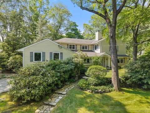 Homes For Sale - 110 Round Hill Road<br/> Scarsdale, NY 10583