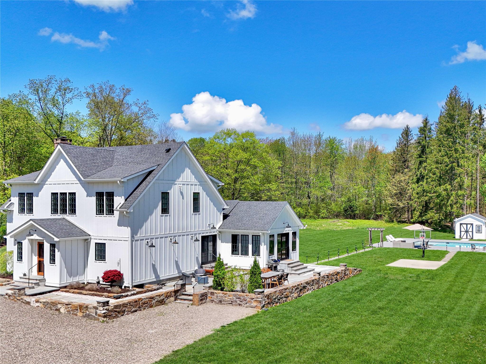 Byrds Hill Road, Pawling, New York - 3 Bedrooms  
3 Bathrooms  
7 Rooms - 