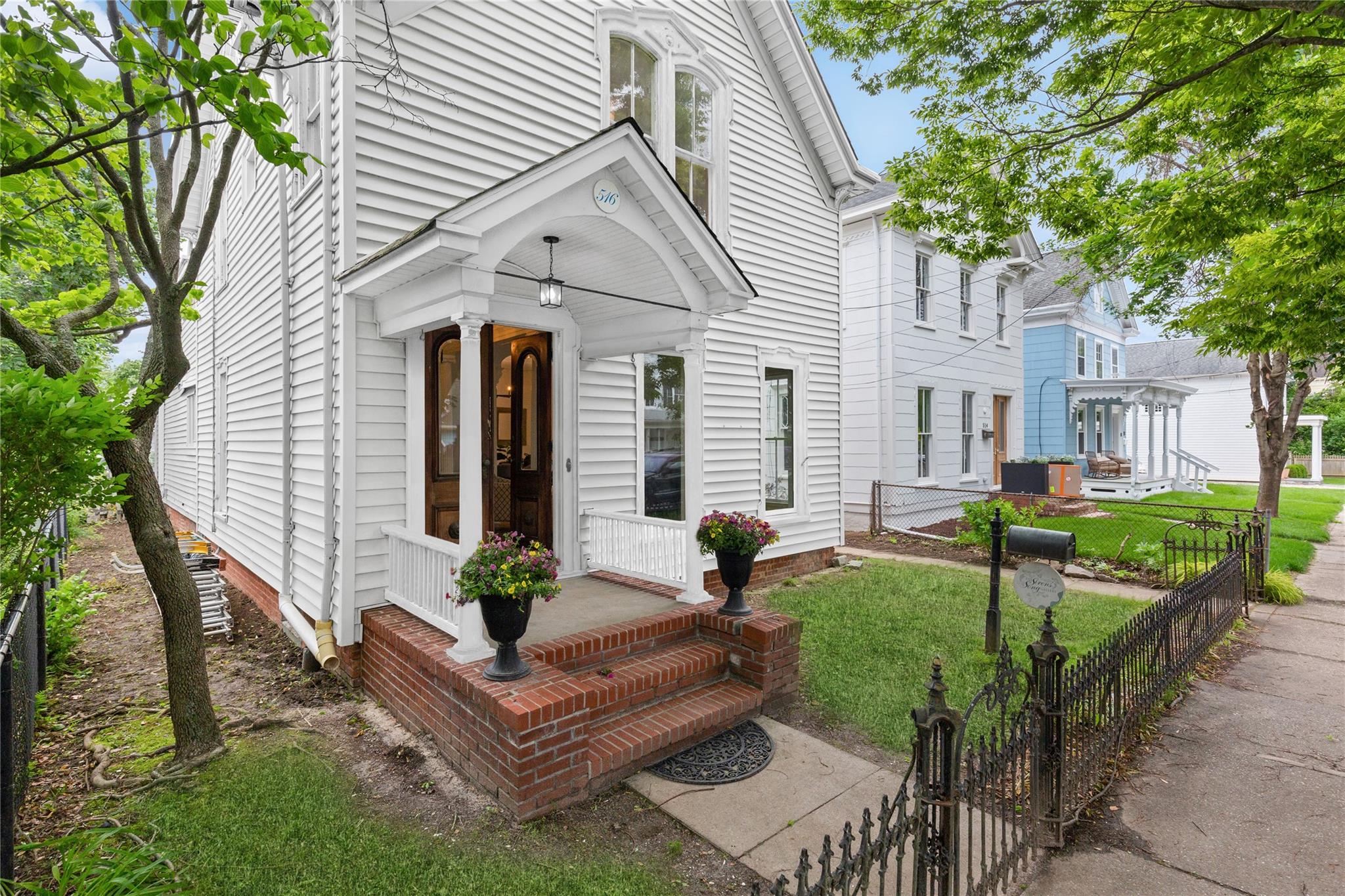 Main Street, Greenport, Hamptons, NY - 4 Bedrooms  
2 Bathrooms - 