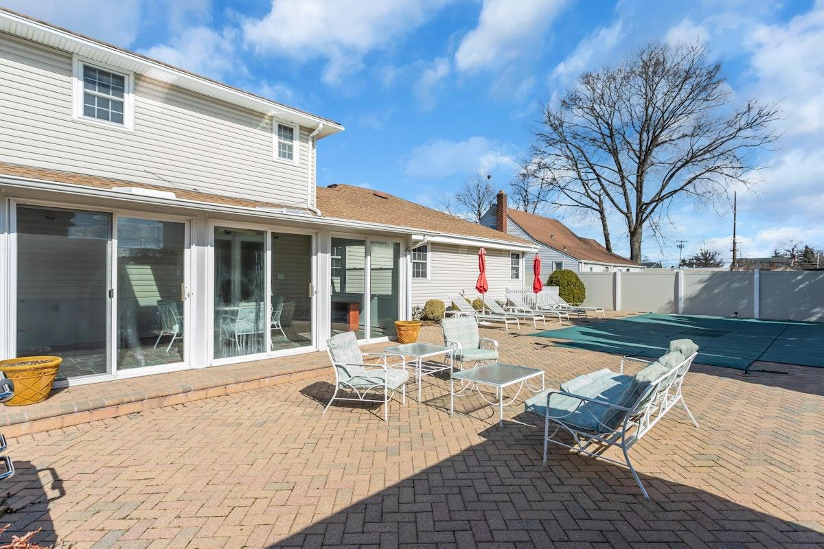 2386 Fish Avenue, Bellmore, New York image 37