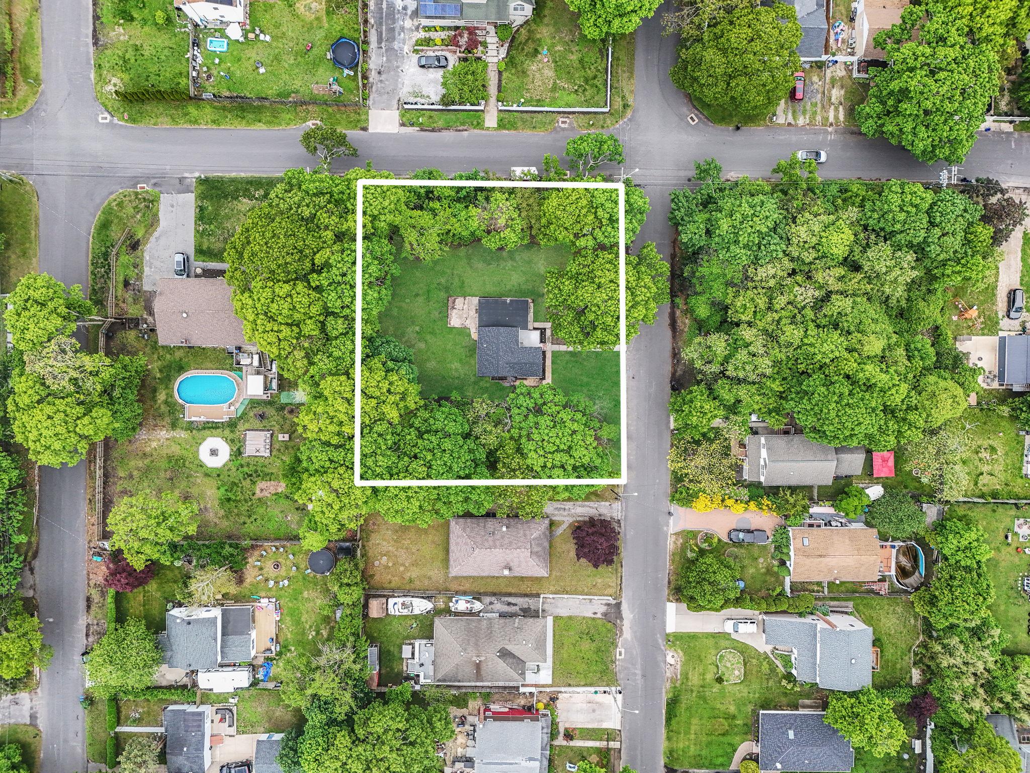 60 Westminster Drive, Shirley, New York image 32