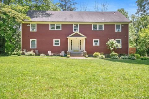 Multifamily For Sale - 858 Pleasantville Road<br/> Briarcliff Manor, NY 10510