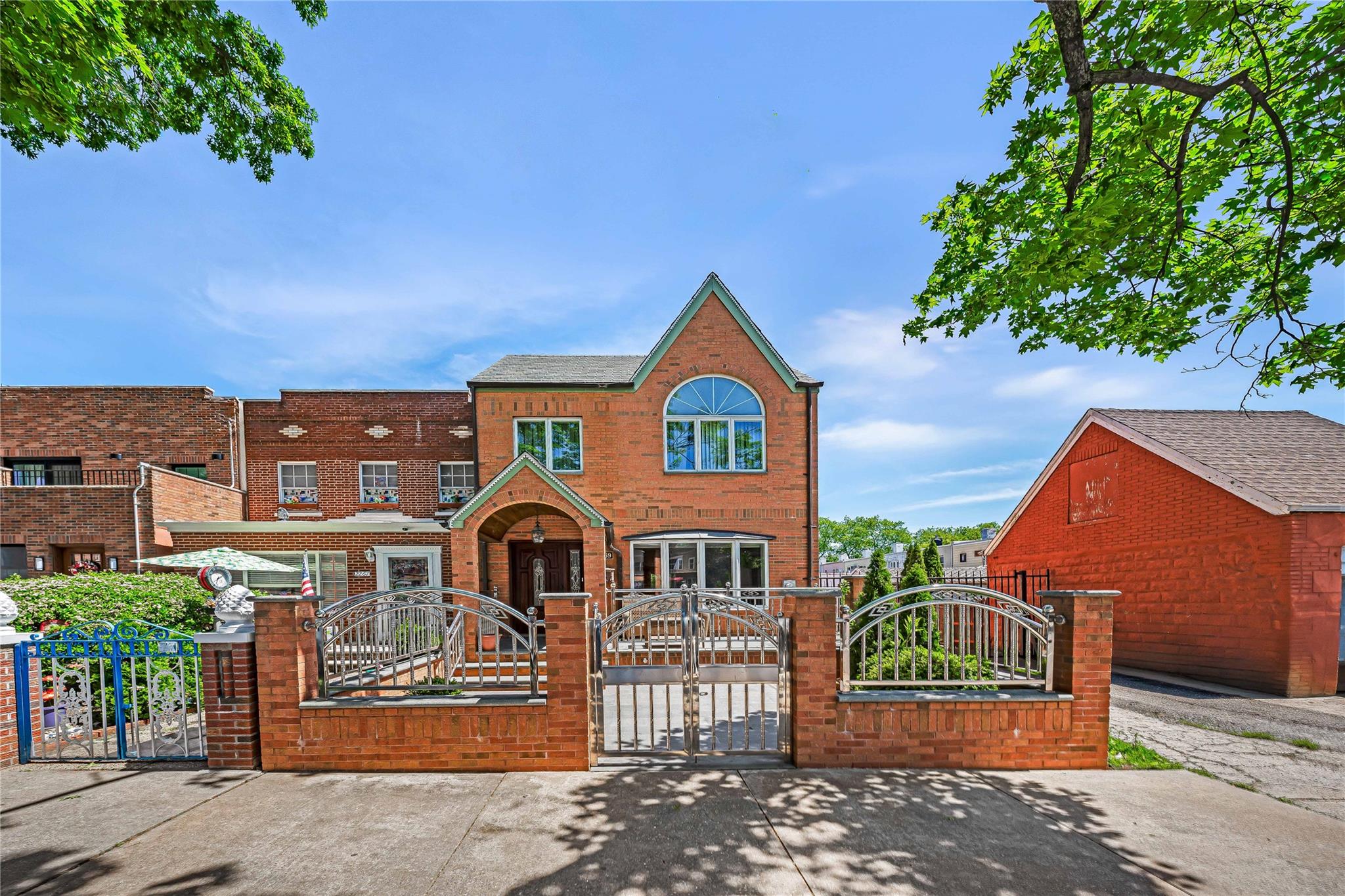 Property for Sale at 21 Street, Astoria, Queens, NY - Bedrooms: 3 
Bathrooms: 3 
Rooms: 8  - $1,675,000