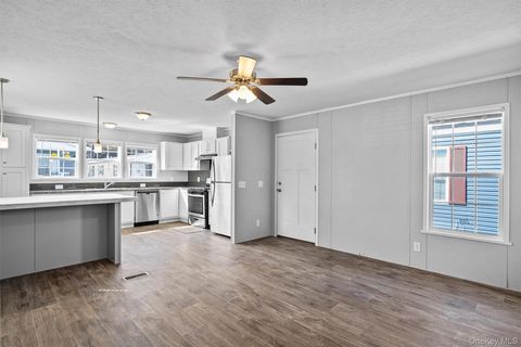 Homes For Sale - 32 Ba Mar Drive<br/> Stony Point, NY 10980