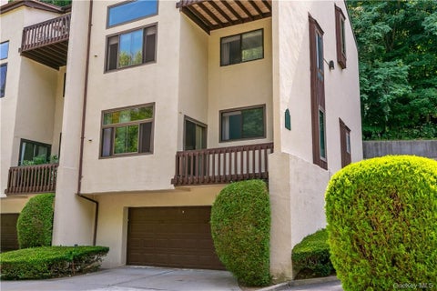 Condo For Rent - 343 N Greeley Avenue<br/> Chappaqua, NY 10514