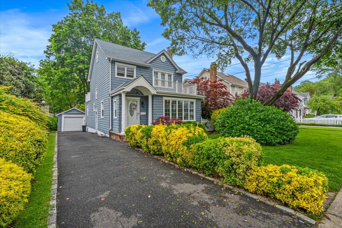 23 Beechwood Avenue