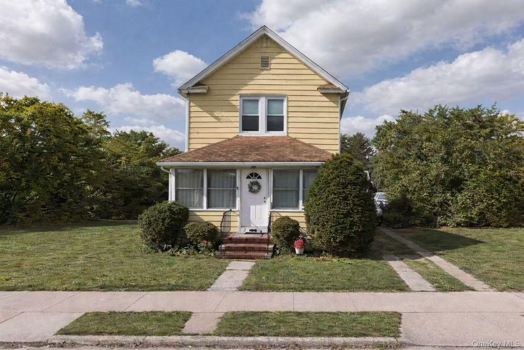 Photo of 605 N 1st Street, New Hyde Park, NY 11040 (MLS # 960873)