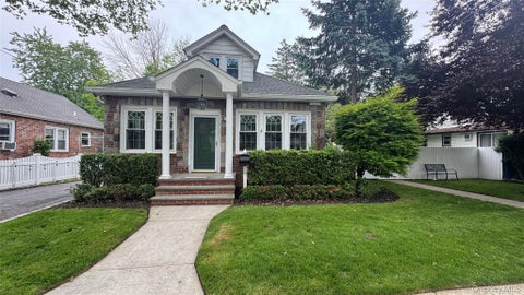 Homes For Sale - 1905 Bryant Place<br/> Baldwin, NY 11510
