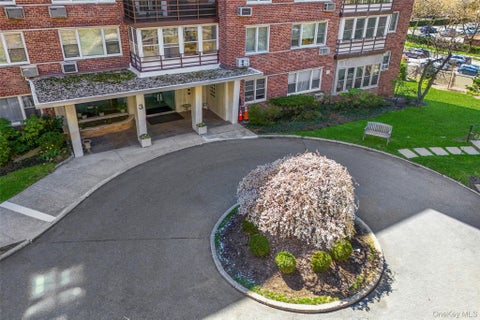 Homes For Sale - 3 Washington Square #4D<br/> Larchmont, NY 10538