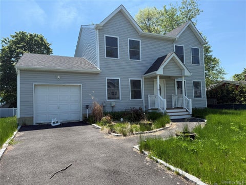 Homes For Sale - 8 W Narcissus Road<br/> Mastic Beach, NY 11951