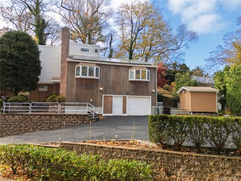 Homes For Sale - 68 Mccouns Lane<br/> Oyster Bay, NY 11771