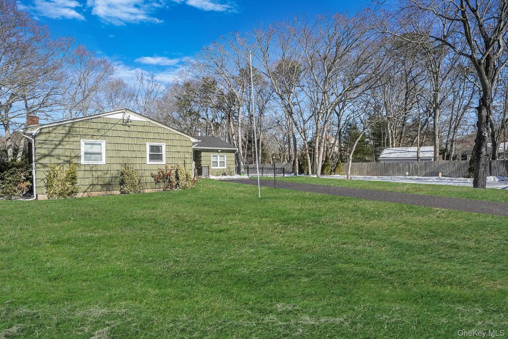 Photo of 29 Wrana Street, Medford, NY 11763 (MLS # 960117)