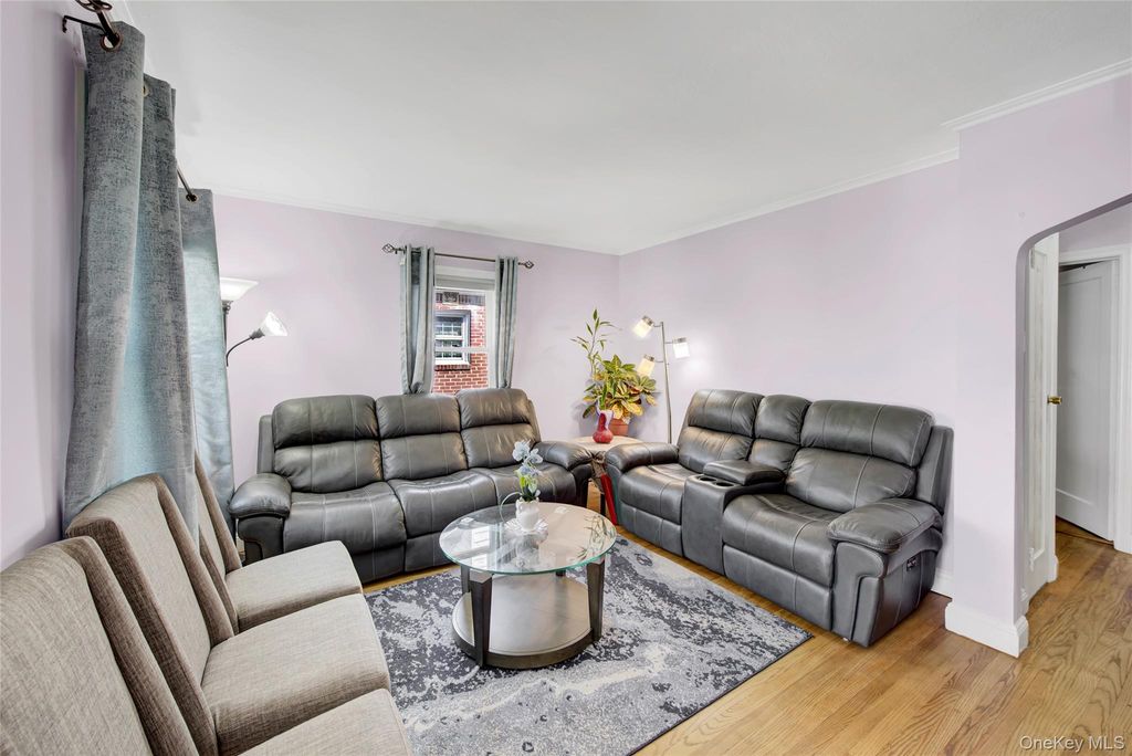 Photo of 80 Wellington Road S, West Hempstead, NY 11552 (MLS # 988256)