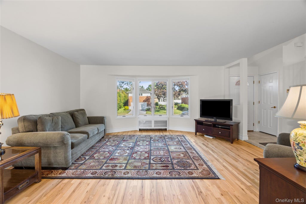 Photo of 39 Stauber Drive, Plainview, NY 11803 (MLS # 1055512)