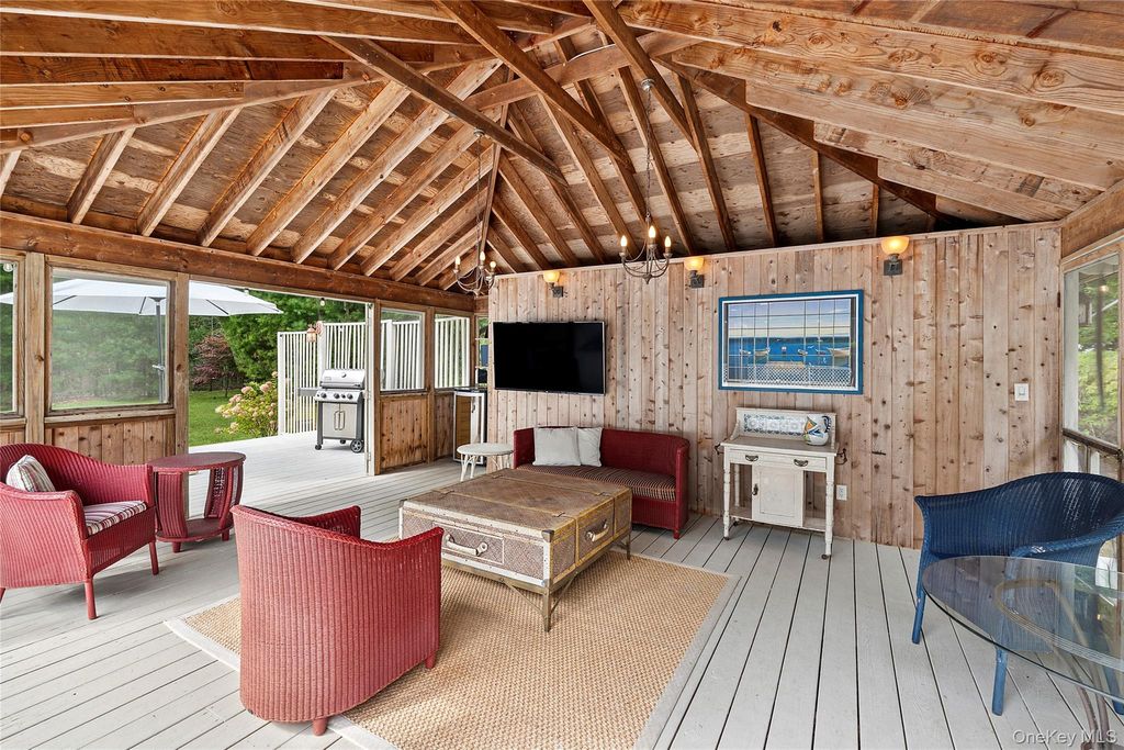 Photo of 11 Sandown Court Ct, Wainscott, NY 11975 (MLS # 986822)