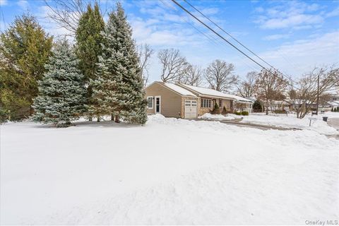 Photo of 18 Robert Drive, Huntington, NY 11743 (MLS # 960966)