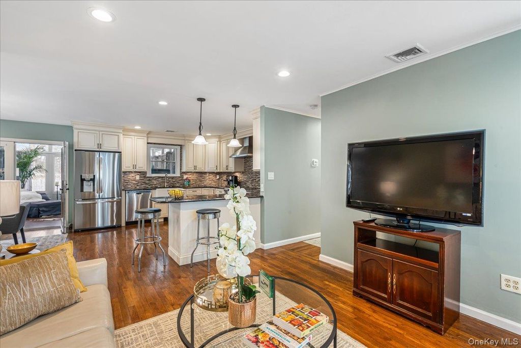 Photo of 18 Robert Drive, Huntington, NY 11743 (MLS # 960966)