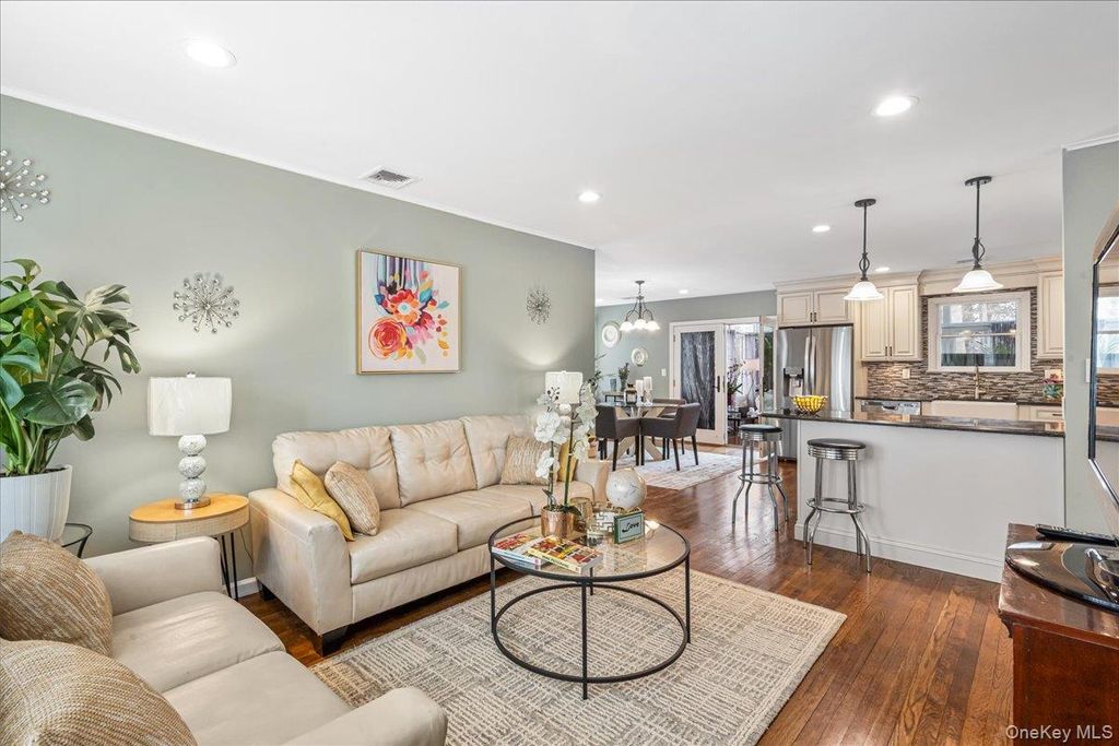 Photo of 18 Robert Drive, Huntington, NY 11743 (MLS # 960966)