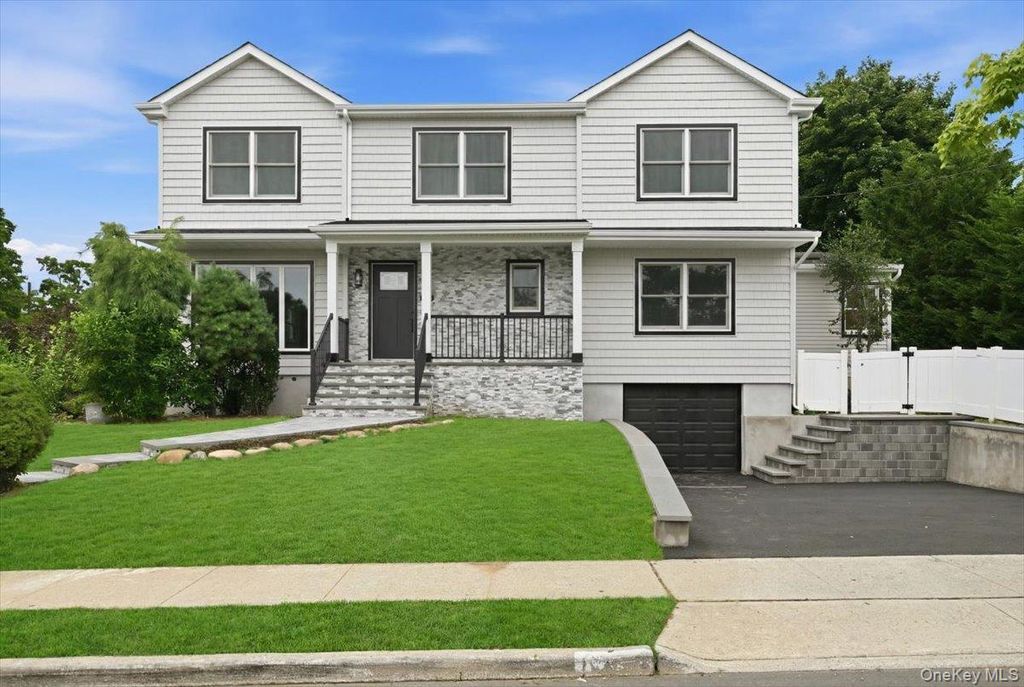 Photo of 616 Harless Place, West Hempstead, NY 11552 (MLS # 1025880)