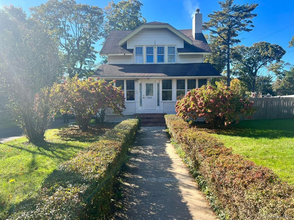 Photo of 30 Brentwood Parkway, Brentwood, NY 11717 (MLS # 952014)