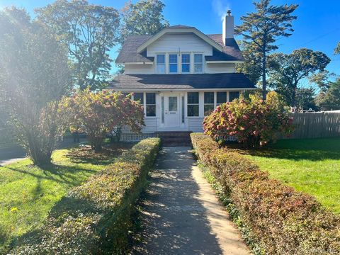 Photo of 30 Brentwood Parkway, Brentwood, NY 11717 (MLS # 952014)