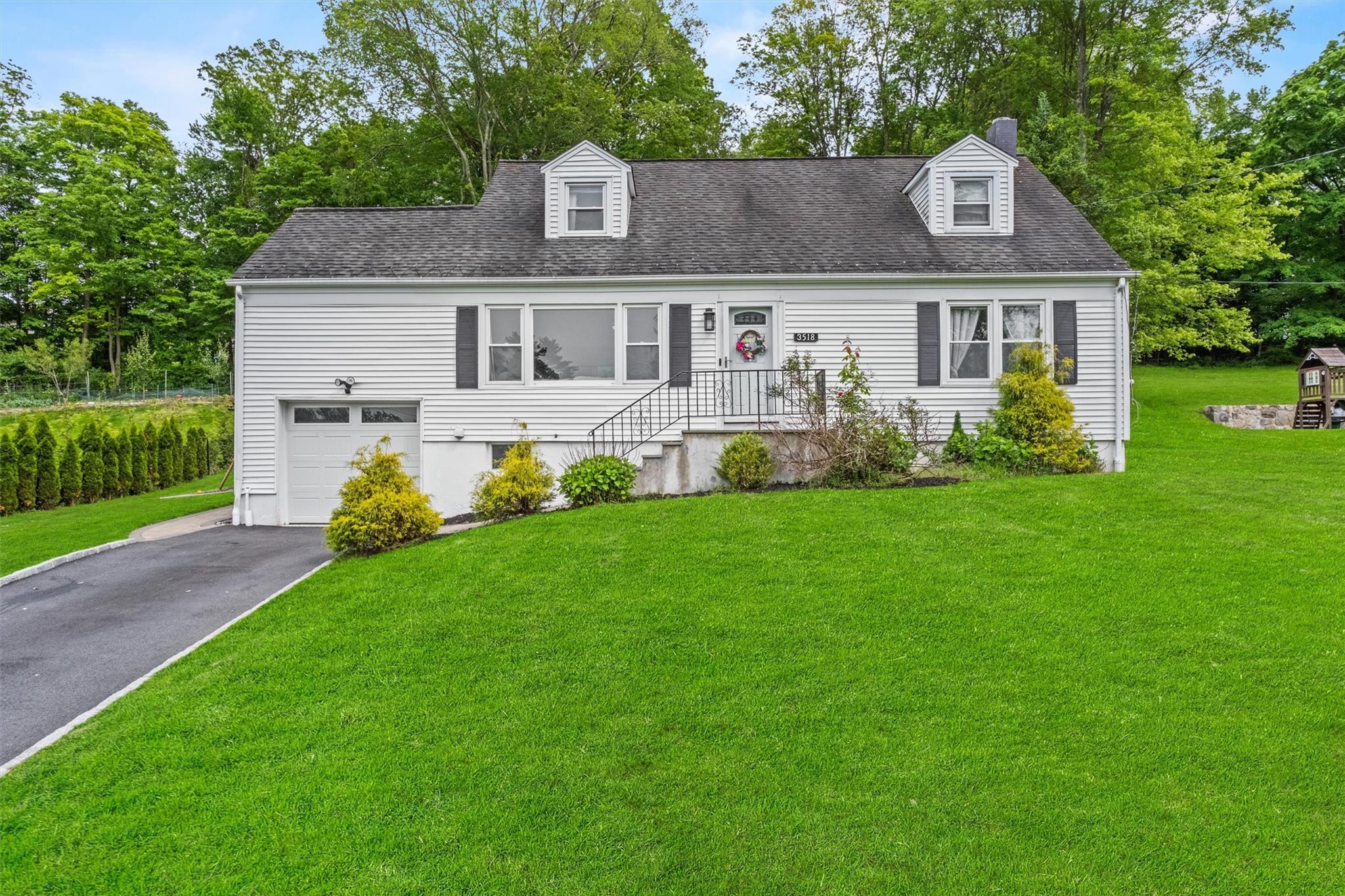 3518 Overlook Avenue, Yorktown Heights, New York image 1