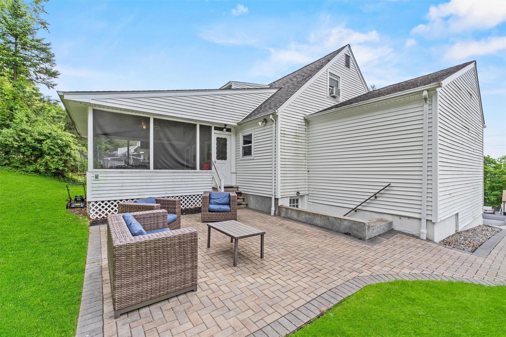 3518 Overlook Avenue, Yorktown Heights, New York image 31