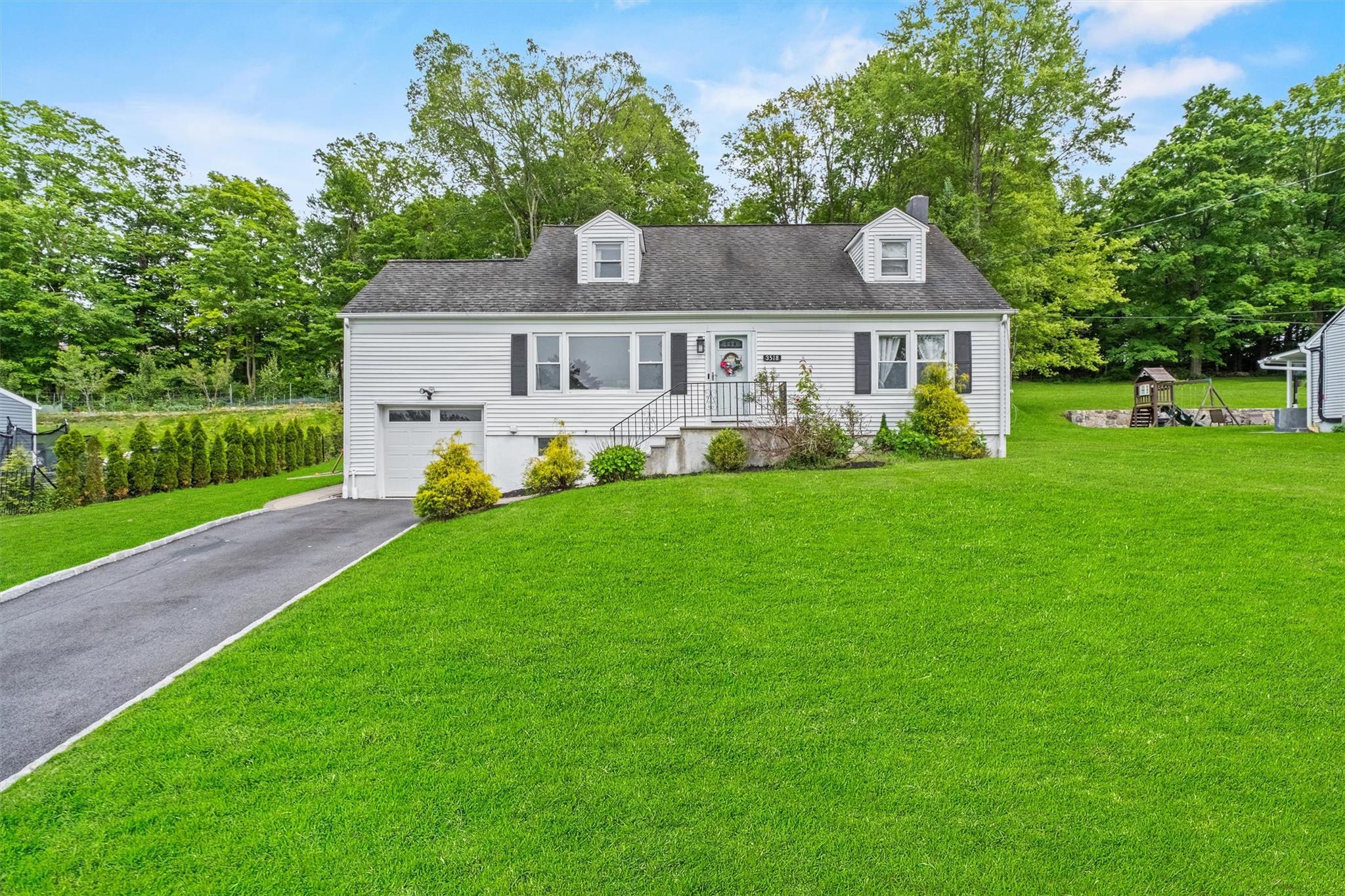 3518 Overlook Avenue, Yorktown Heights, New York image 2