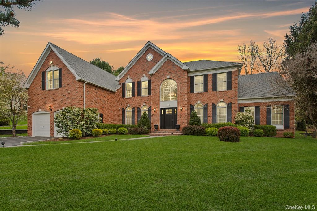 Photo of 10 Kipps Court, Somers, NY 10589 (MLS # 986651)