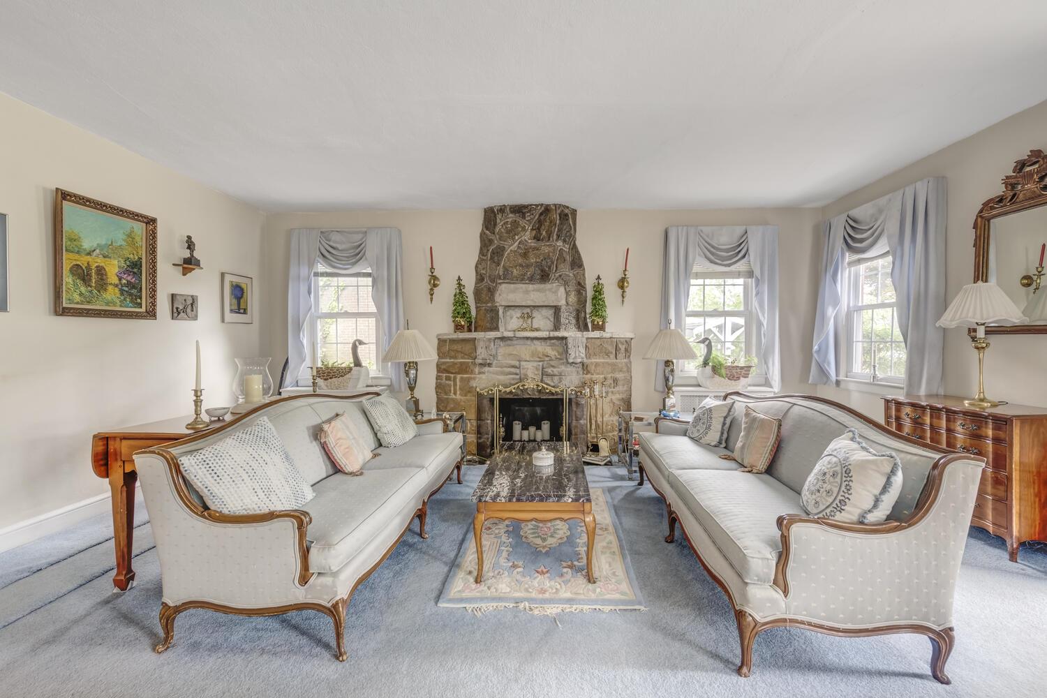 189 Meadowsweet Road, Mineola, New York image 5