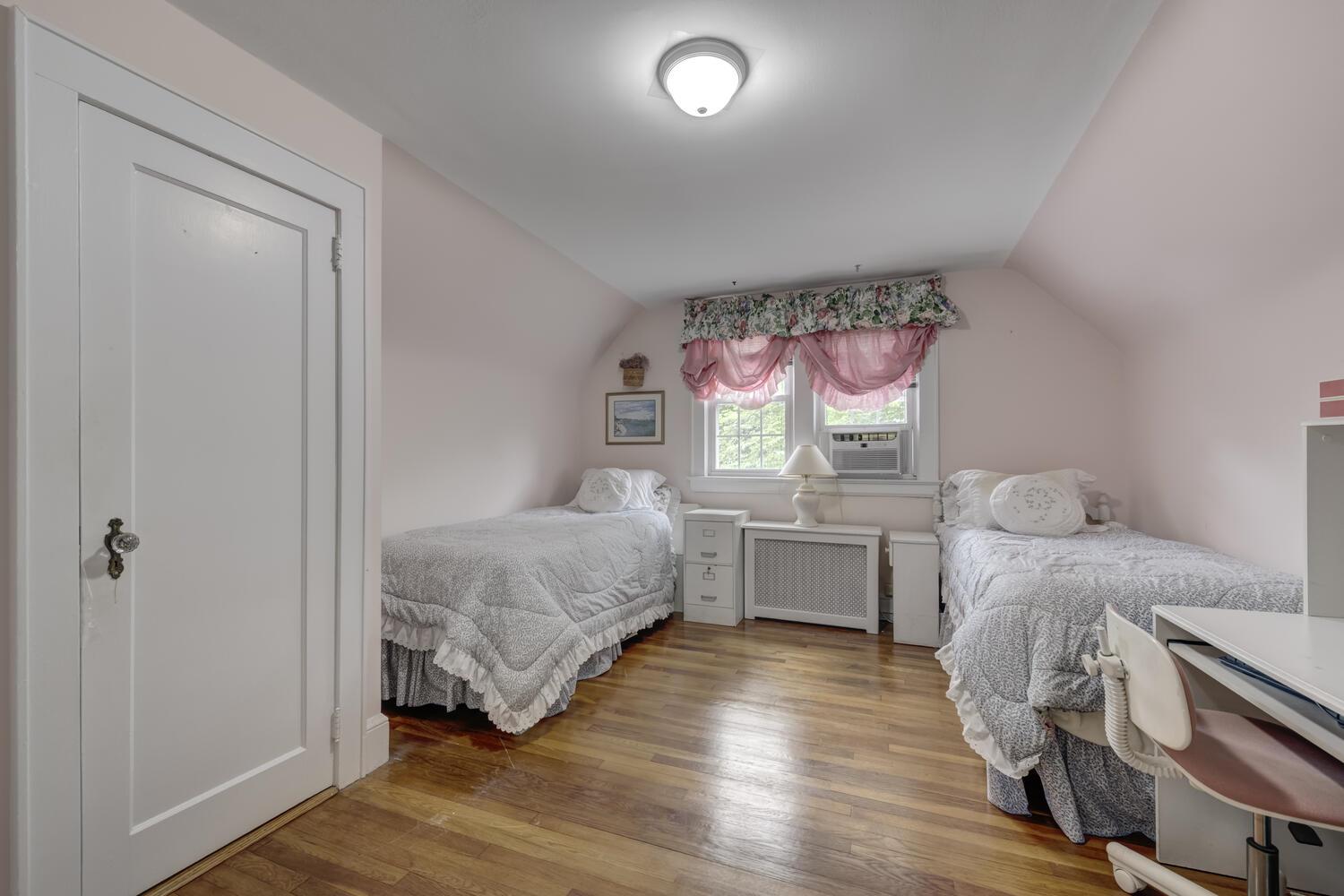 189 Meadowsweet Road, Mineola, New York image 18