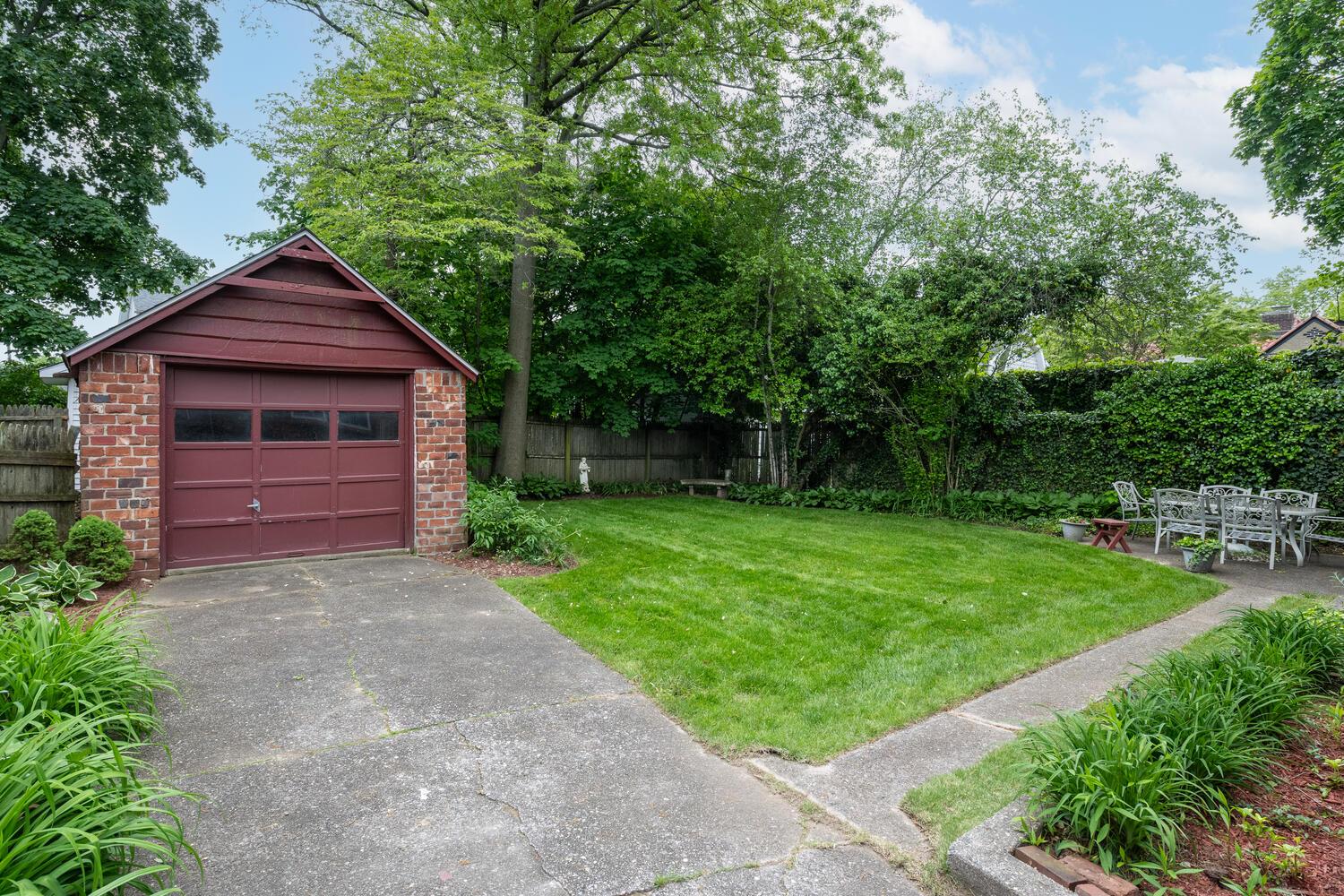 189 Meadowsweet Road, Mineola, New York image 20